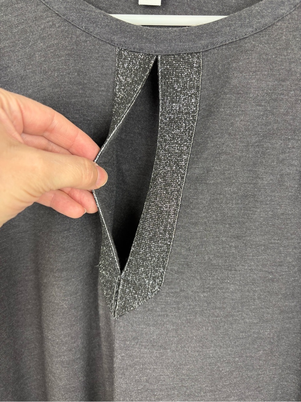J. Jill Charcoal Gray Long Sleeve w/ Shimmery Keyhole Medium EUC Lagenlook Boho - Picture 3 of 8